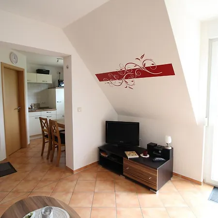 Strandperle App 10 *